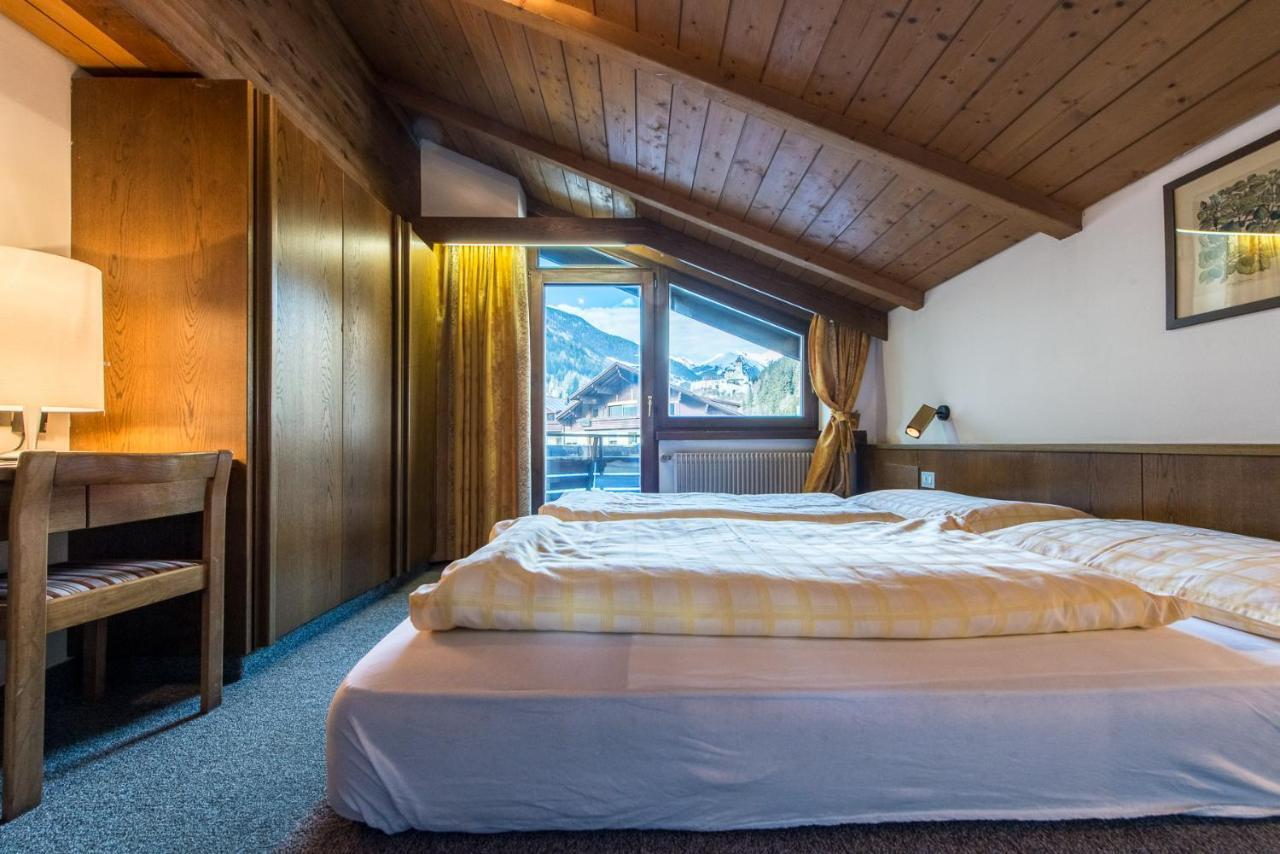 Hotel Tubris Campo Tures Bagian luar foto