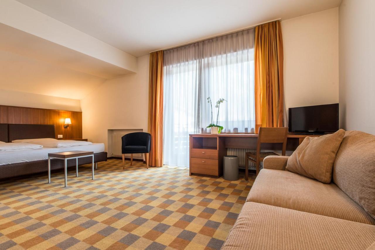 Hotel Tubris Campo Tures Bagian luar foto