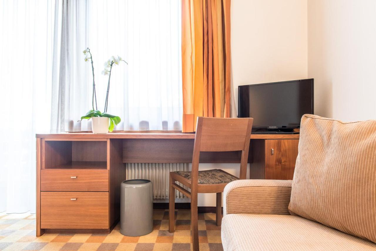 Hotel Tubris Campo Tures Bagian luar foto