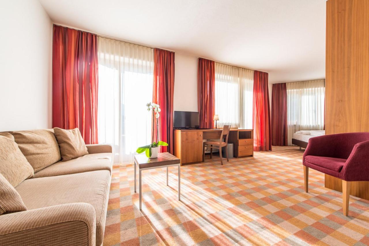 Hotel Tubris Campo Tures Bagian luar foto
