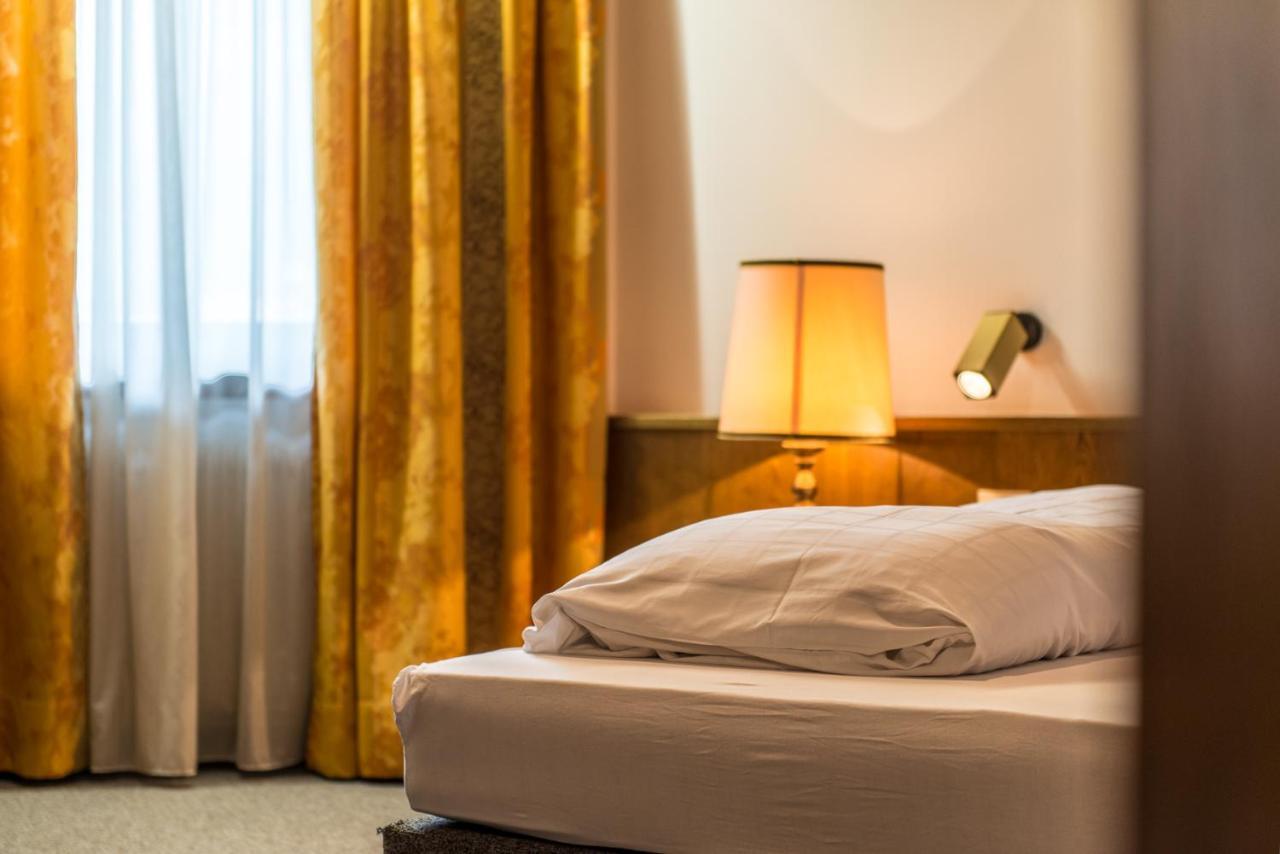 Hotel Tubris Campo Tures Bagian luar foto