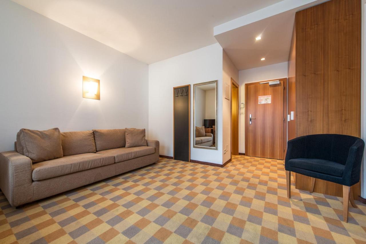 Hotel Tubris Campo Tures Bagian luar foto